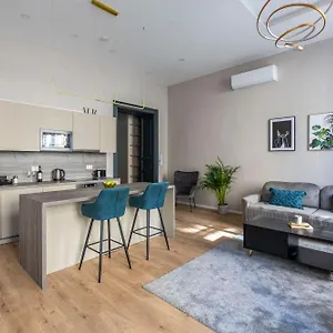 Luxurious & Spacious In The Kertesz Street Apartment Budapest
